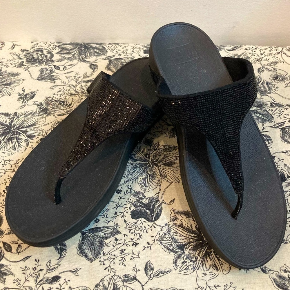 FITFLOP Sz 11 Lottie Thong Slip On Shimmery Crystal Encrusted Slip On Sandals